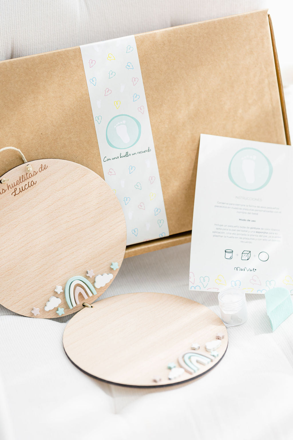 Plaquita Huellas bebé a color